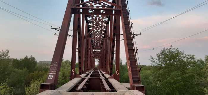 In the South Urals, a schoolgirl fell off a railway bridge while taking a selfie (PHOTO) - Negative, Orenburg region, Orsk, Bridge, Selfie, Schoolgirls, Drop from height