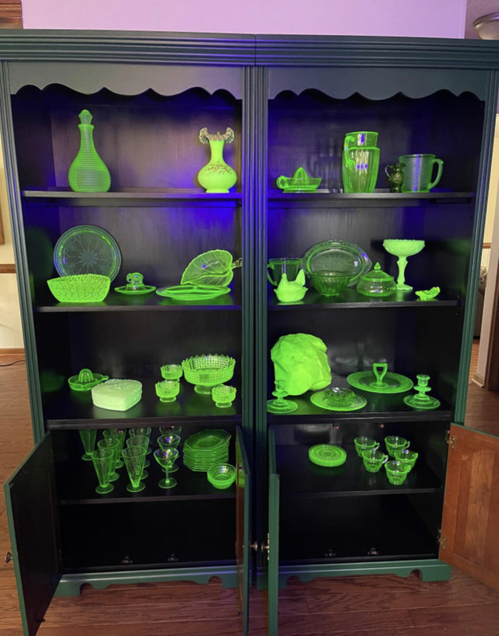 Коллекция посуды из уранового стекла Уран, Урановое стекло, Посуда, Коллекция, Флуоресценция, Ультрафиолет