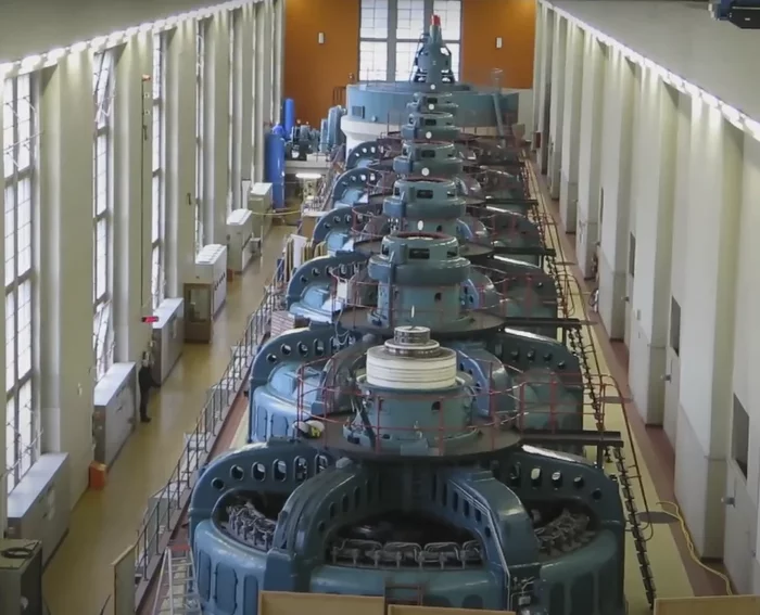 We descended into the water conduit of the hydroelectric power station. What does a hydroturbine look like from the inside? - Hydroelectric power plant, Turbine, How is it done, Video, Longpost, Yandex Zen