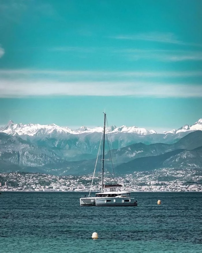 50 shades of blue. Antibes, France / Antibes, France - France, Cote d'Azur, Blue, Blue, Azure, Sea, Yacht, The photo