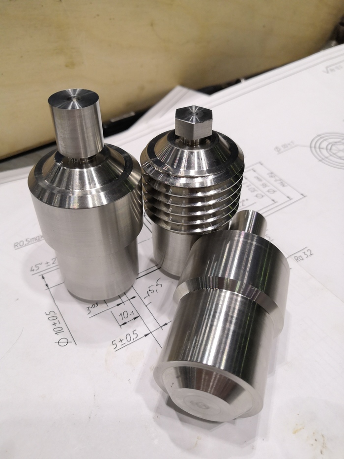 Когда не успеваешь переделать упоротые деталюшки, но насладиться эстетикой обработанного металла нужно обязательно!