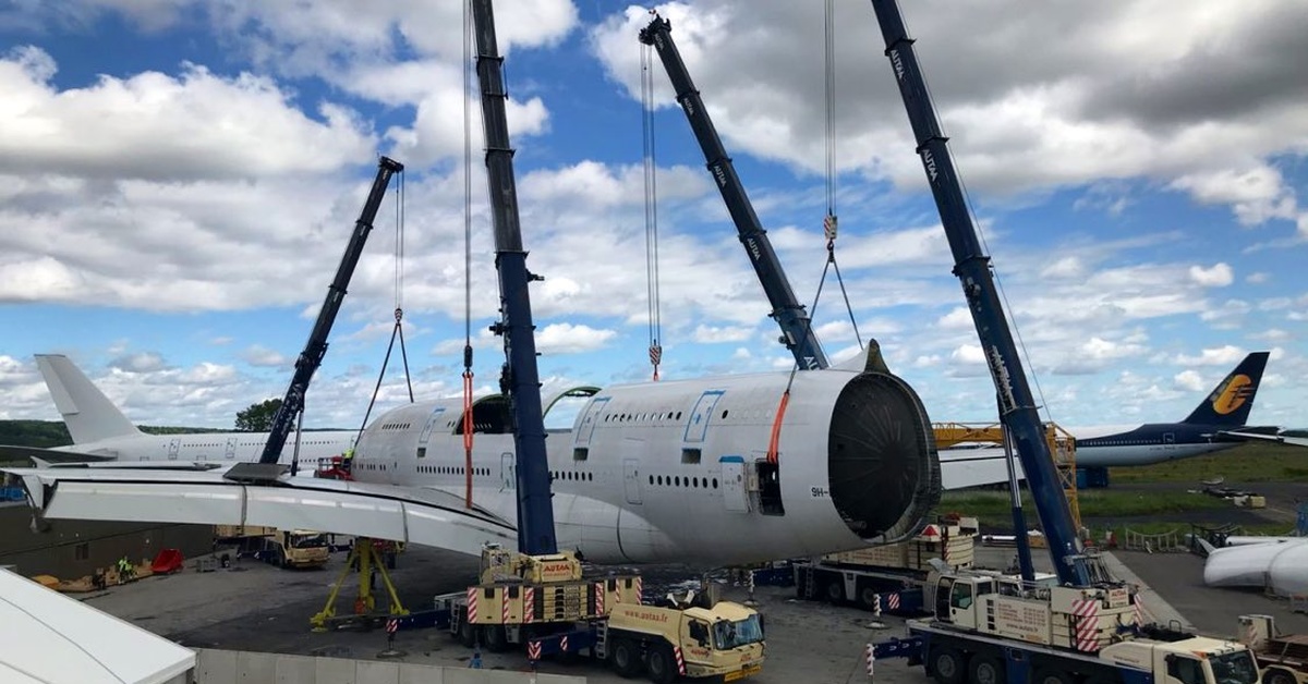 Farewell to the giant - Airbus, Airbus A380, Airplane, civil Aviation, France, Cutting, Disposal