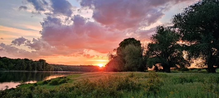 Sunset on the bank of the Dniester river. - My, Dniester, River, Moldova, Sunset