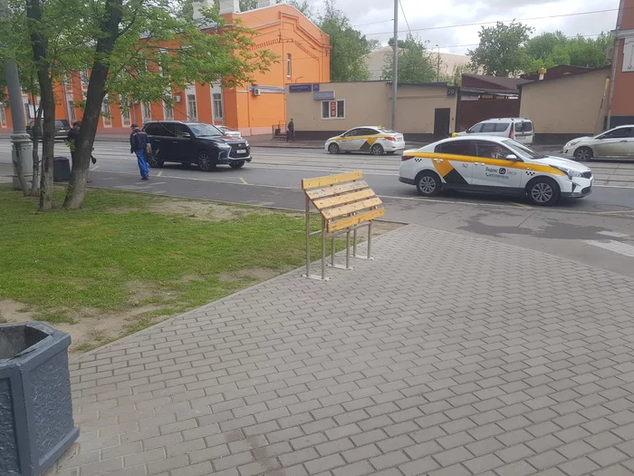Response to the post “Administration of Yekaterinburg, are you serious?” - My, Yekaterinburg, Infrastructure, Benches, Bottom, Public transport, Stop, Negative, Reply to post, Longpost