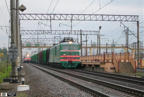 Vl 10 at Metallostroy station - Railway, Vl