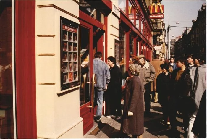 Photo report: how the chain of fast food restaurants McDonald's appeared in the Czech Republic. - My, McDonald's, Old photo, Czech, 90th, Back in the 90s, Fast food, Longpost