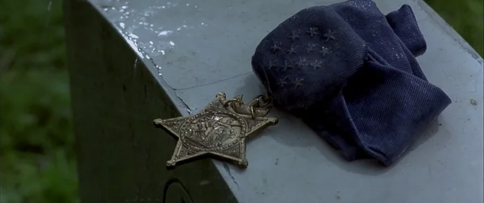 In Belgium, an escaped military man left awards on the grave of his parents (recalled) - Belgium, Military, Movies, news, Movie The Rock