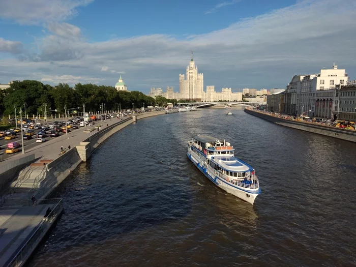 Вечереет над Москвой-рекой - Моё, Москва, Зарядье, Котельническая набережная, Теплоход