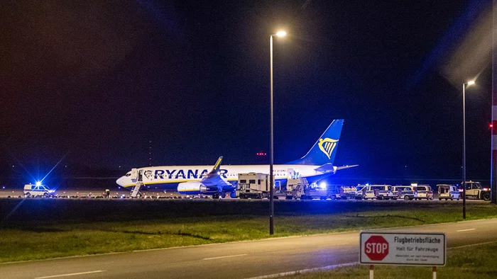 A Ryanair flight was forced to make an emergency landing in Berlin due to a bomb report. - Republic of Belarus, Alexander Lukashenko, Ryanair, Boshirov and Petrov, Politics