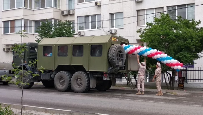Special vehicles for parties - Humor, Army, Funny, Kamaz, Air balloons