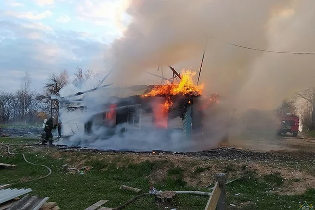 Не подведи Рома. Живи - Республика Беларусь, Пожар, Спасение жизни, Спасибо что живой, Видео, Длиннопост, Дети, Политика, Негатив