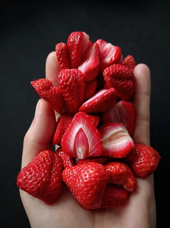 Made strawberries out of polymer clay. - My, Polymer clay, Education, Realism, Strawberry plant, Needlework without process, Strawberry (plant)