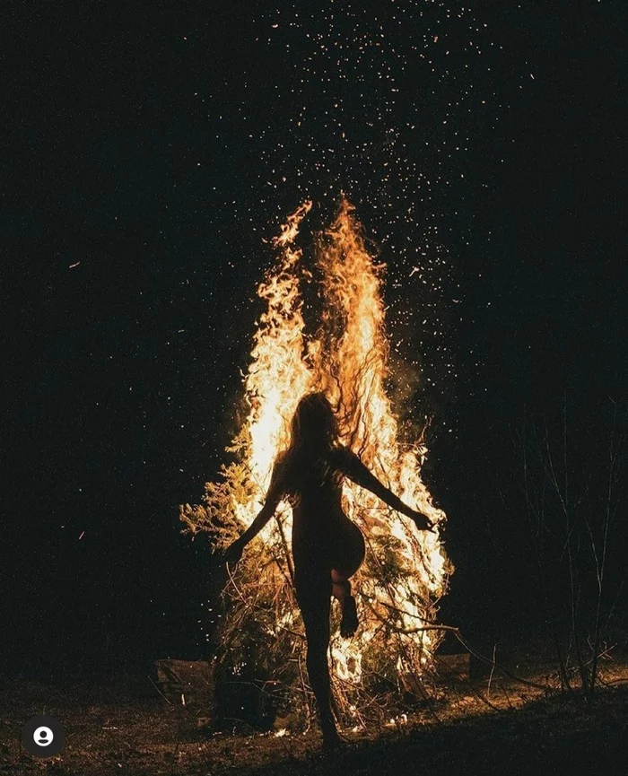 Burn the witch! But she's beautiful ... - NSFW, Girls, Fire, Erotic, No face