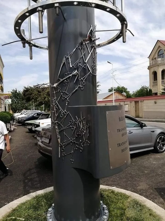 A monument to the apparatus of Ilizarov was recently erected in Gusary - Ilizarov apparatus, Azerbaijan, Monument, Longpost