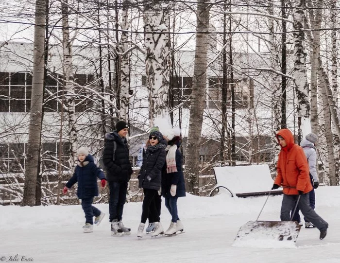 Weekdays of Izhevsk - My, Photographer, Beginning photographer, Street photography, Photo on sneaker, Walk, The photo, Izhevsk, Udmurtia, , Winter, People, Reportage, Landscape, Town, Children, Weekdays, Childhood, Emotions, Positive, Longpost