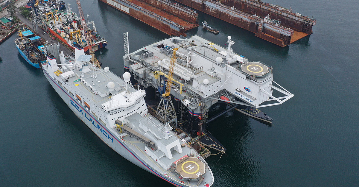 Морской старт одиссей. Плавучий космодром s7 «морской старт». Порт лонг бич морской старт. Морской старт «одиссей» (международный). Ракетно-космический комплекс «морской старт».
