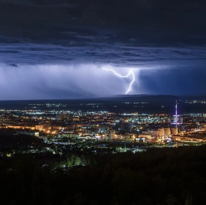 And thunder struck over Yuzhno-Sakhalinsk - Sakhalin, Yuzhno-Sakhalinsk, Thunderstorm, Lightning, city ??lights, The photo