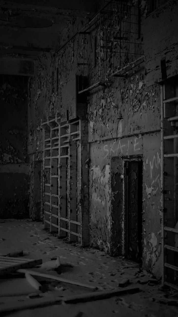 Республика Коми. Воркута. Поселок Советский Воркута, Коми, Эстетика, Эстетика ебеней, Поселок, Постсоветское, Умирающий город, Прошлое, Фотография, Совок, Забытое, Окраина, Развал СССР, Брошенные, Север, Заполярье, Уличная фотография, Длиннопост, Видео Республика Коми. Воркута. Поселок Советский Воркута, Коми, Эстетика, Эстетика ебеней, Поселок, Постсоветское, Умирающий город, Прошлое, Фотография, Совок, Забытое, Окраина, Развал СССР, Брошенные, Север, Заполярье, Уличная фотография, Длиннопост, Видео