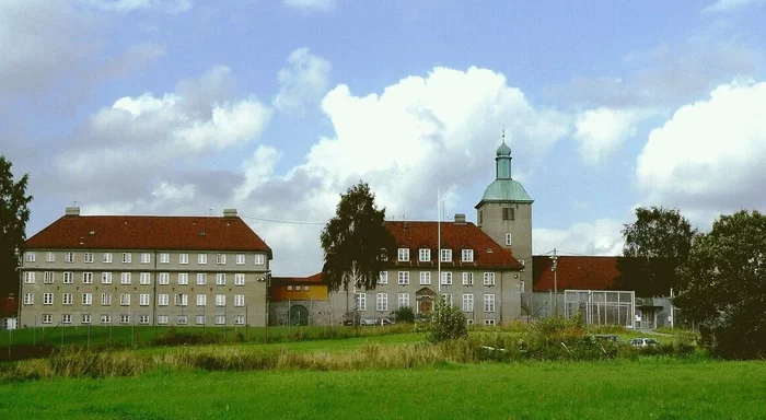 Норвежская тюрьма. Что на самом деле представляет из себя быт заключенного? Норвегия, Европа, Общество, Тюрьма, Качество жизни, Видео, Длиннопост Норвежская тюрьма. Что на самом деле представляет из себя быт заключенного? Норвегия, Европа, Общество, Тюрьма, Качество жизни, Видео, Длиннопост