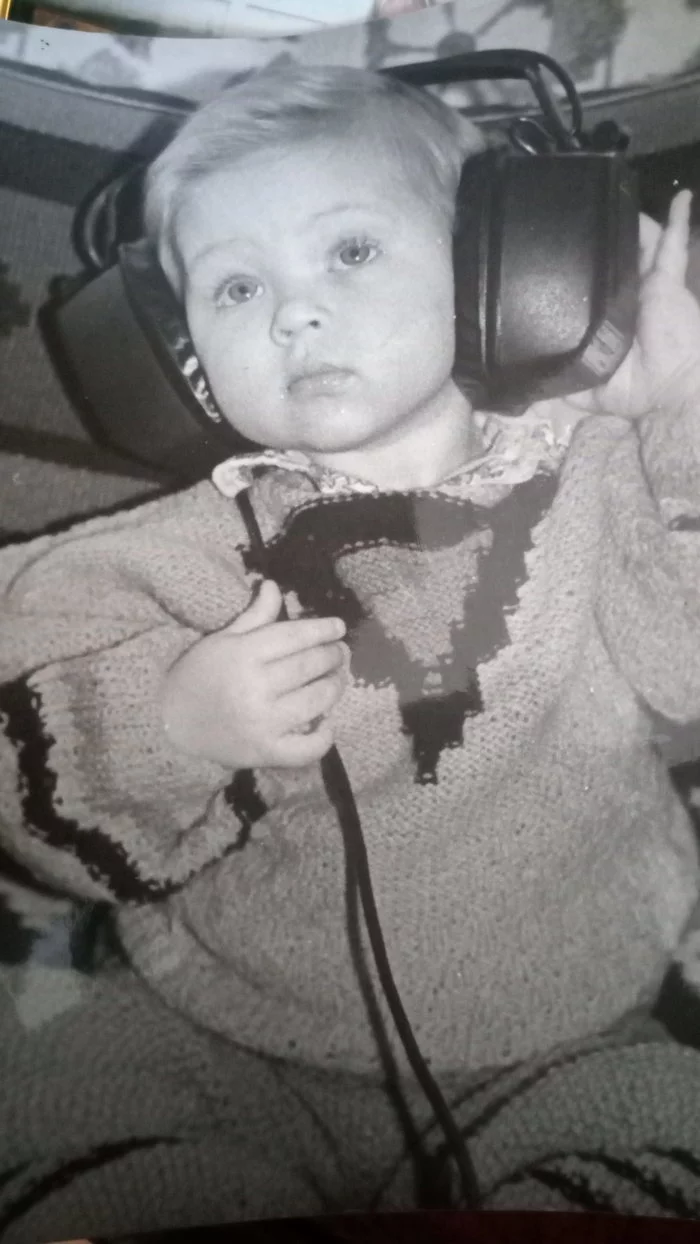 Reply to the post Melomanka, 1990s - 90th, The photo, Children, Record player, Headphones, Music, Music lovers, Nostalgia, , From the network, Reply to post