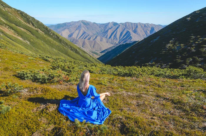 Plateau in front of the highest peak of Sakhalin, Mount Lopatina. - My, Sakhalin, , Hike, The mountains, Travels, Travel across Russia, Girls, The dress, , Fashion, The photo, Photographer, PHOTOSESSION, Nature, The nature of Russia, Дальний Восток