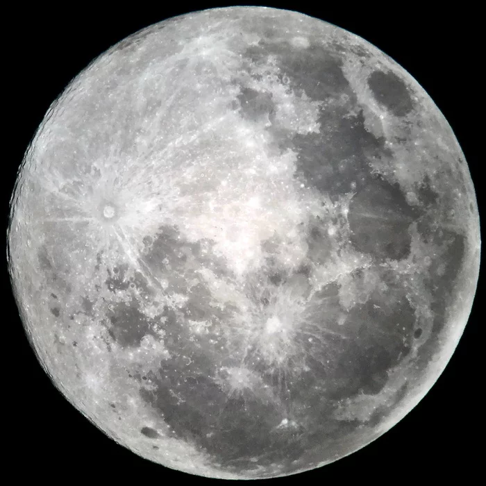 The moon through an amateur telescope (maximum magnification) - My, Space, Astronomy, moon, Satellite, Longpost