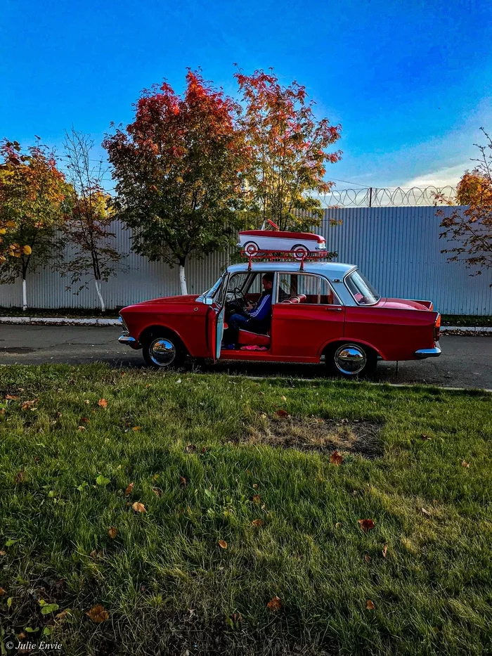 Miracle transport - My, Motorists, Automotive classic, Sarapul, Udmurtia, The photo, Mobile photography, Beginning photographer, Photographer, , Street photography, Moskvich