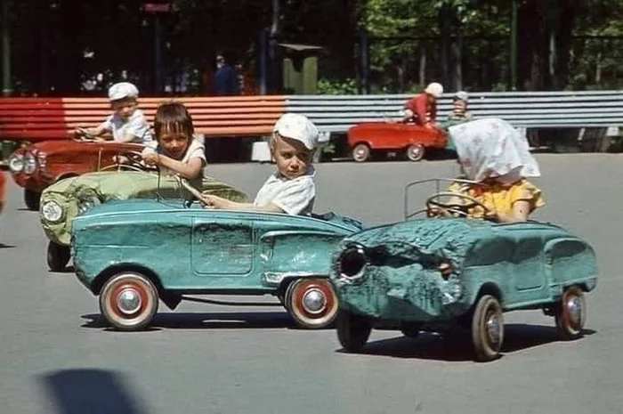 Children, Childhood, Pedal machine