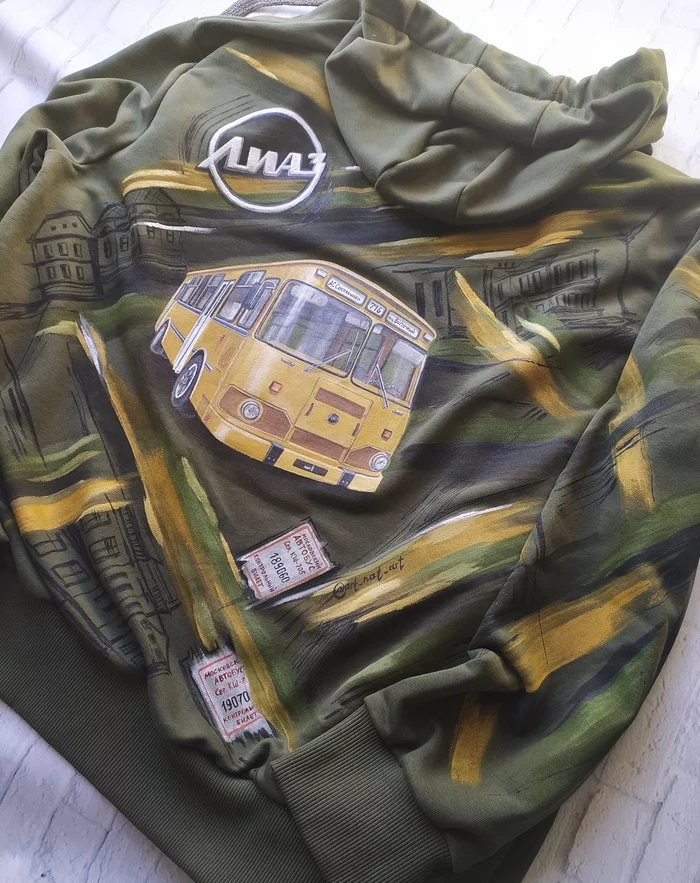 LiAZ on a sweatshirt. - My, Liaz, Liaz-677, Bus, Car, Technics, Soviet technology, Retro, Retro car, , Retrotechnics, Handmade, Painting on fabric, With your own hands, Needlework without process, Video, Longpost