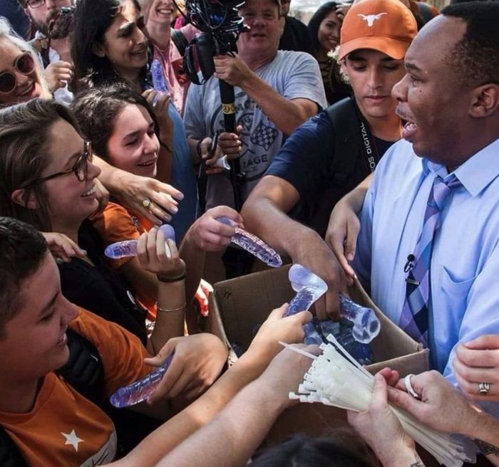 Социальные выплаты одиноким женщинам