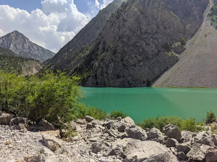 Озеро у подножия гор - Моё, Красота природы, Озеро, Горы, Мобильная фотография, Кыргызстан