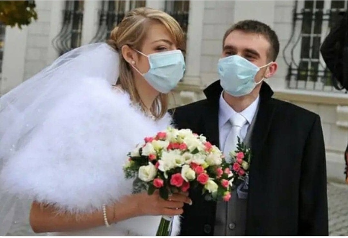 Маразм крепчал