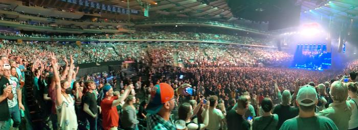 Me and 40,000 other vaccinated fans at the Foo Fighters concert at Madison Square Garden, New York - The photo, Fans, Reddit, Concert, Pandemic, Coronavirus