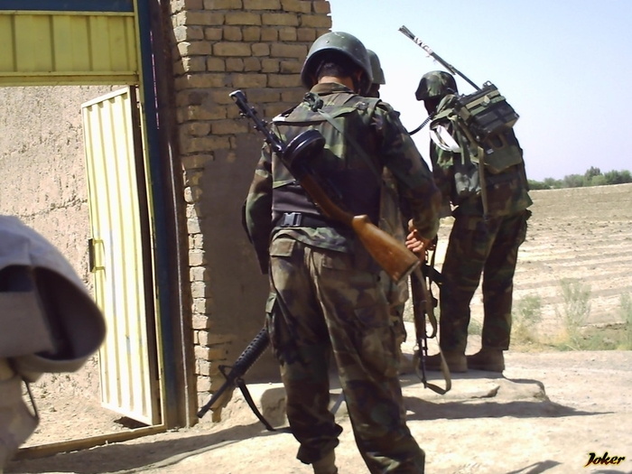 ППШ у америкосов в Ираке Война в Ираке, Ппш-41, Автомат Калашникова, Армия США, Война, Оружие, Саддам Хусейн, Длиннопост, Видео