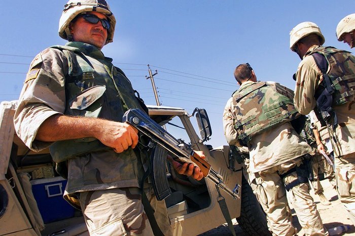 ППШ у америкосов в Ираке Война в Ираке, Ппш-41, Автомат Калашникова, Армия США, Война, Оружие, Саддам Хусейн, Длиннопост, Видео