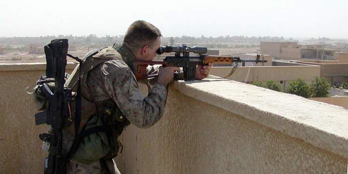 ППШ у америкосов в Ираке Война в Ираке, Ппш-41, Автомат Калашникова, Армия США, Война, Оружие, Саддам Хусейн, Длиннопост, Видео