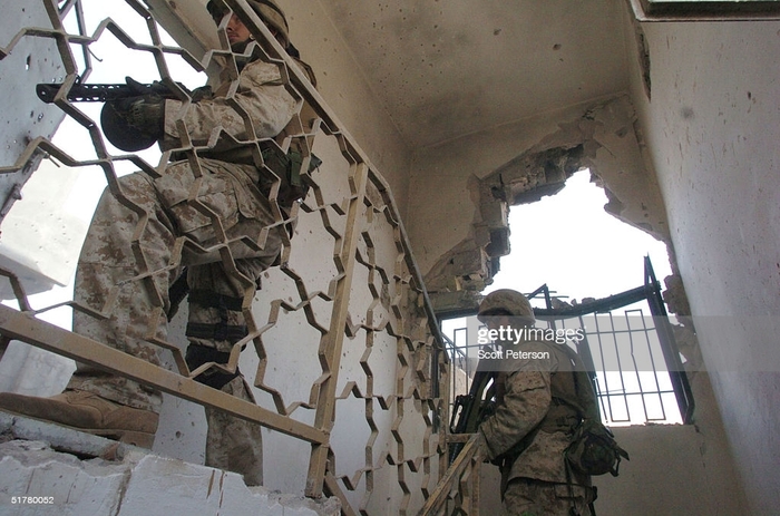 ППШ у америкосов в Ираке Война в Ираке, Ппш-41, Автомат Калашникова, Армия США, Война, Оружие, Саддам Хусейн, Длиннопост, Видео