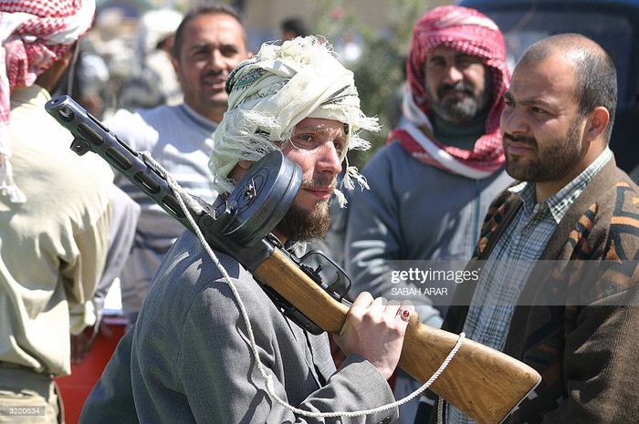 ППШ у америкосов в Ираке Война в Ираке, Ппш-41, Автомат Калашникова, Армия США, Война, Оружие, Саддам Хусейн, Длиннопост, Видео