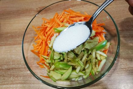 Vitamin salad of fresh cabbage, carrots and apples - My, Salad, Vitamins, Useful, Food, Cooking, Yummy, Nutrition, Preparation, , Recipe, Longpost