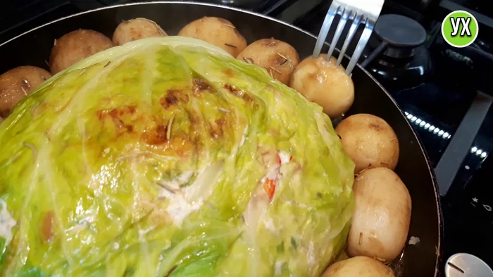 Big lazy cabbage roll with new potatoes - My, Recipe, Cabbage rolls, Lazy stuffed cabbage, Cabbage, Culinary minced meat, Dinner, Dinner, Yummy, , Cooking, Video, Longpost, Video recipe, Video blog