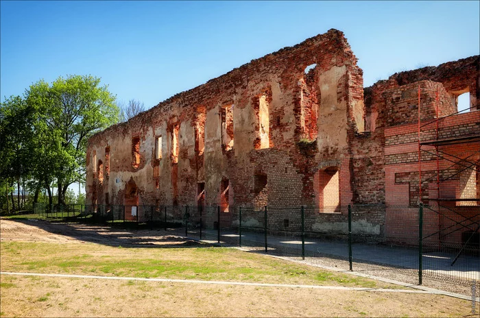 Photo walk: Golshany, Belarus - My, Photobritish, Travels, Republic of Belarus, Halshany, Lock, Ruin, sights, Church, , Architecture, The photo, Longpost