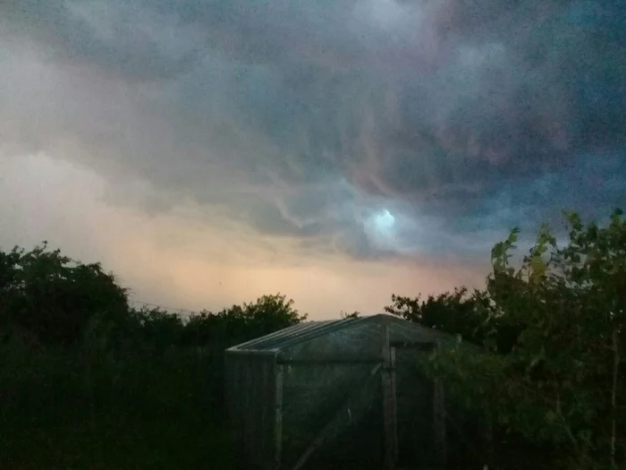 Before the storm - My, Mobile photography, The photo, Thunderstorm, Dacha