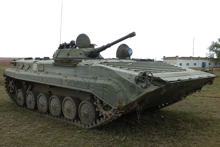 IFV DRIVER DIDN'T SEE MOTOR INFANTRY: MILITARY'S HAND TURNED OFF - Voronezh region, Bmp, Officers, Military, Boguchar