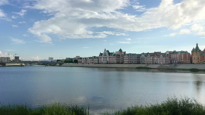 Yoshkar-Ola, embankment on Malaya Kokshaga - My, River, Mobile photography, Grass, Building, Embankment, Water, Clouds, Malaya Kokshaga, , Yoshkar-Ola