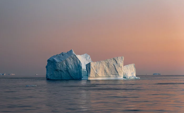 Antarctica 2021, Four shades of white - My, The photo, Landscape, wildlife, Sunset, Antarctica, Ocean, Iceberg