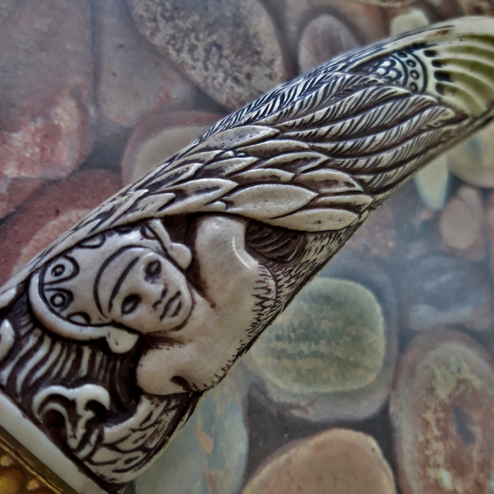 Пара ножей в славянской тематике Нож, Славянская мифология, Алконост, Рога, Резьба по кости, Ковка, Пирография, Длиннопост, Рукоделие без процесса