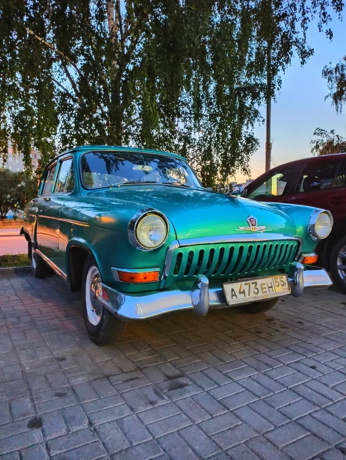 Beauty, a little modern color - My, Retro, Retro car, Russia, Omsk, Auto, Gaz-21, The photo