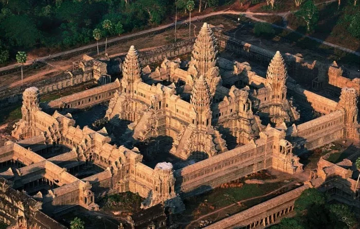 A metropolis lost in the jungle. The city of Angkor was once a city of a million people. - My, Story, Travels, Town, Longpost, angkor, Angkor Wat, Informative