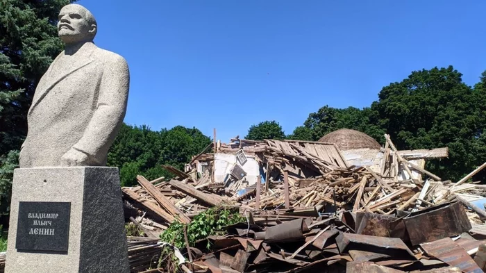 Crime against history: the only wooden planetarium in the world was demolished in Penza - My, Penza, Planetarium, Longpost, Wood, Ria FAN, Video, Repeat