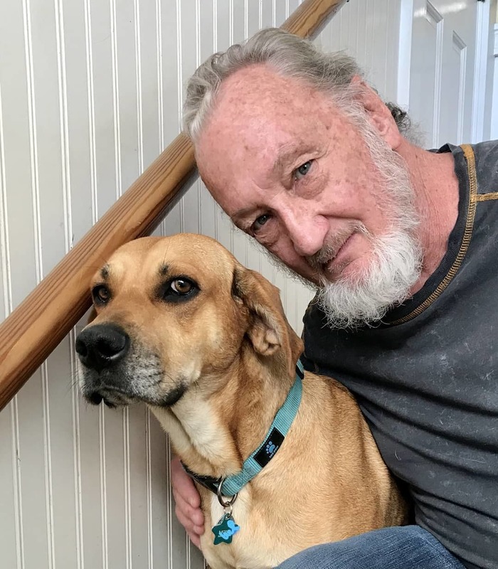 Фредди Крюгер вылечил ожоги и завёл собачку